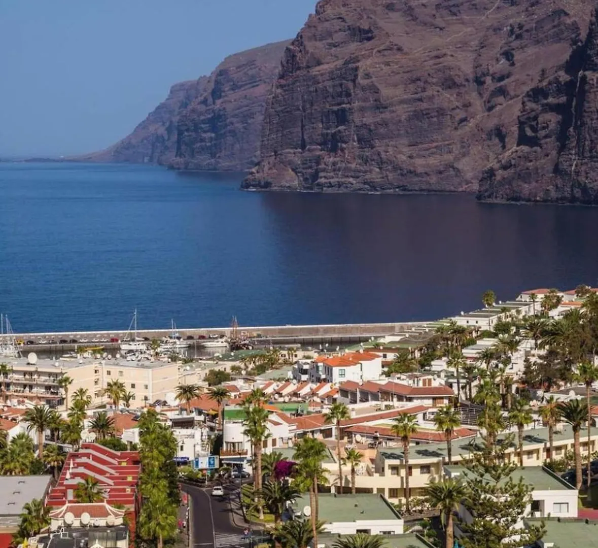 Vamos Tenerife - Playa La Arena Puerto de Santiago  España